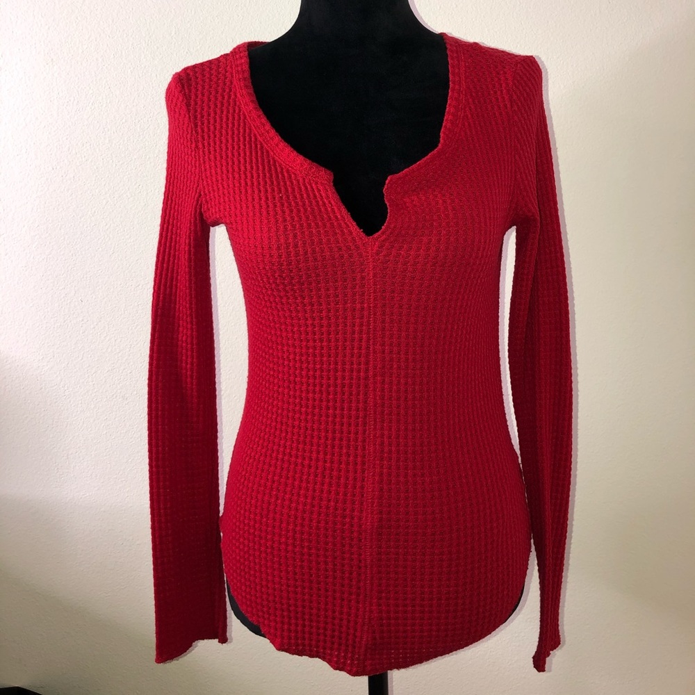 Aeropostale red knit top